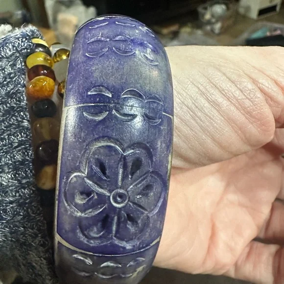 Bone Blue Floral Bangle Bracelet - Picture 10 of 12
